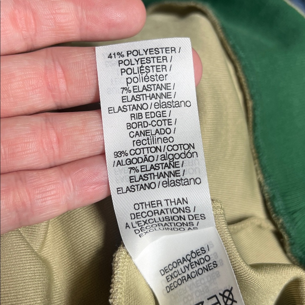 Lacoste Women’s Crewneck Sweatshirt in Beige with Green Logo - Picture 13 of 14